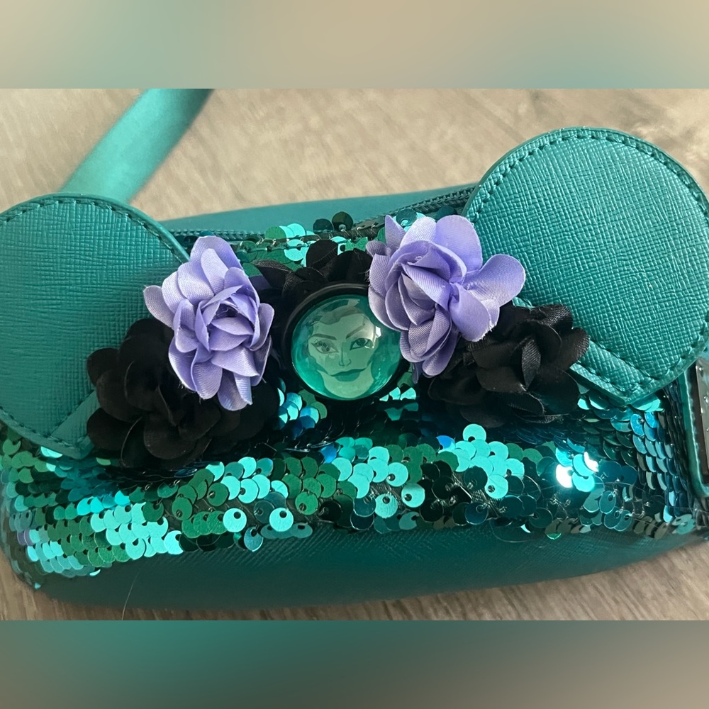 Disney Parks Loungefly Teal Sequin Mickey Ear fanny pack Belt Bag used 1x - Picture 2 of 4